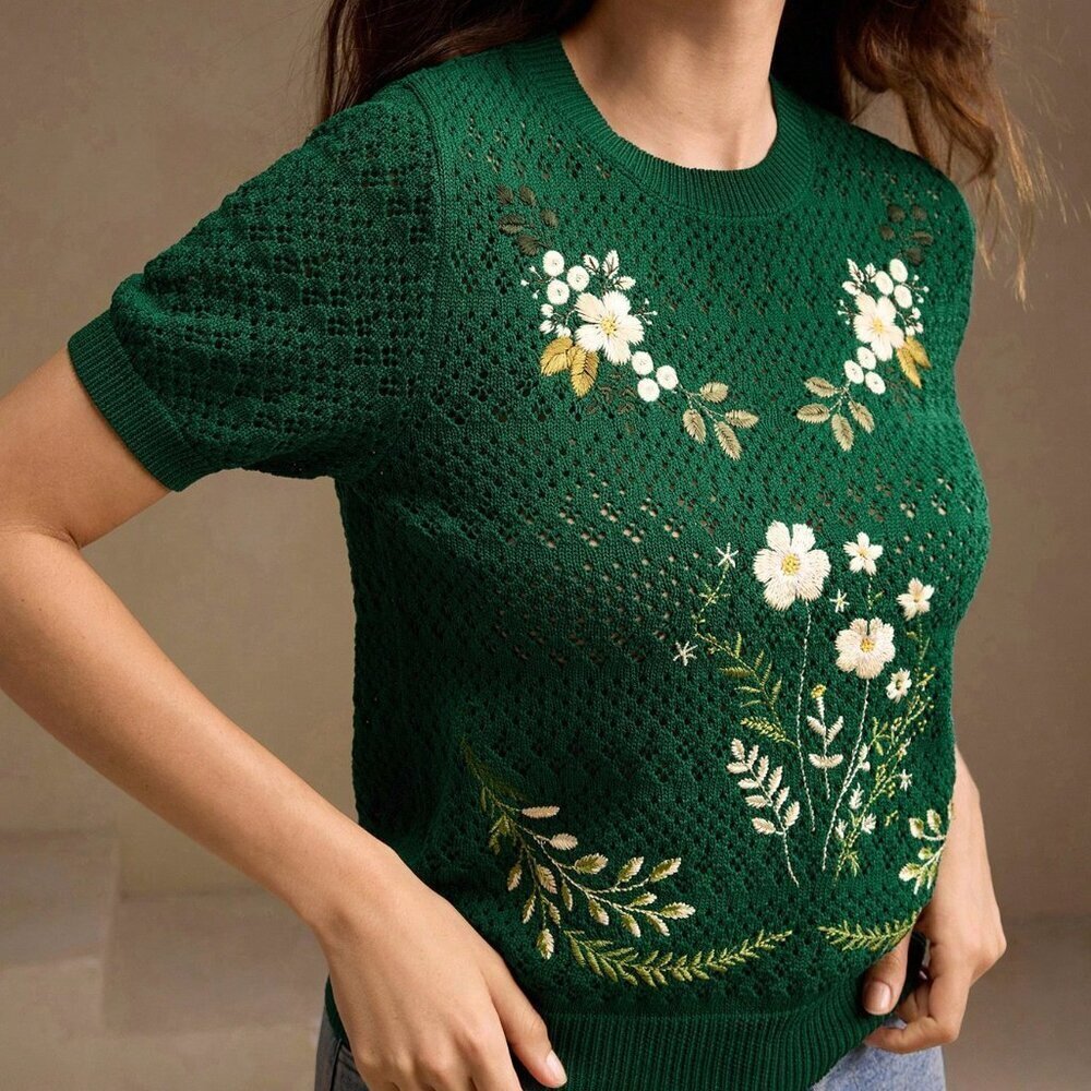 Green Casual Women's Embroidered Chic T-Shirt - Picture 4 of 7